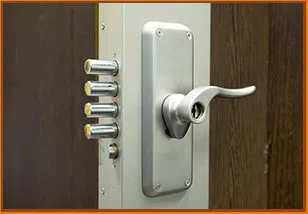 La Crescenta Locksmiths La Crescenta, CA 818-531-9690 - 7-entry-door-lock